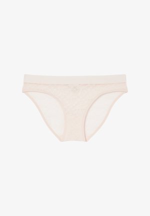 Lace slipje in lichtroze met een zachte elastische tailleband. Heeft een bloemenpatroon en een transparante textuur. Klassieke snit met minimale bedekking.