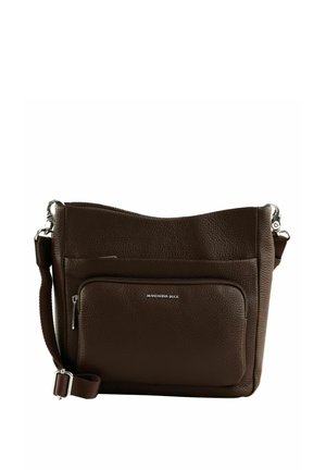 Sac à bandoulière en cuir marron texturé avec une bandoulière réglable et une poche zippée à l'avant, marqué Mandarina Duck en petites lettres argentées.