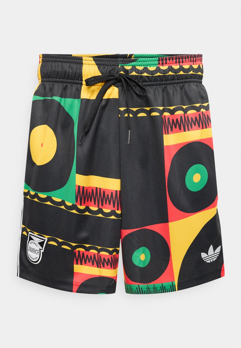 Črne športne kratke hlače s pisanimi geometričnimi in krožnimi vzorci v rdeči, zeleni in rumeni barvi, z logotipi Jamajke Football Federation in Adidas.