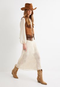 Koton MIDI - A-linjainen hame - white