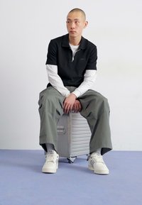 adidas Originals RIVALRY UNISEX - Joggesko - core white/grey three/off white
