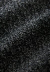 Thumbnail Image 6