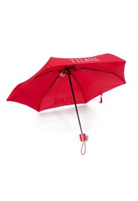 Ombrello rosso con forma curvata, struttura in metallo nero e manico con impugnatura rossa. "TULASSE" stampato in bianco sulla copertura.