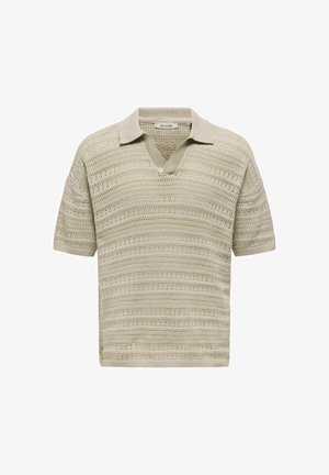 Polo en tricot beige clair à manches courtes, avec un col en V et des rayures texturées sur l'ensemble du tissu. Design léger et respirant.