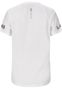 T-shirt de sport blanc à manches courtes, col rond et tissu texturé. Présente le logo "ELITE LAB" en noir sur les manches et le dos.