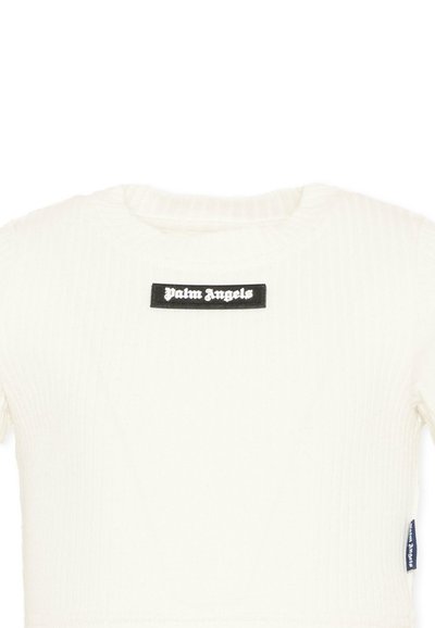 Crop top blanc côtelé à manches courtes avec étiquette noire "Palm Angels" sur la poitrine et une plus petite étiquette sur la couture latérale gauche.
