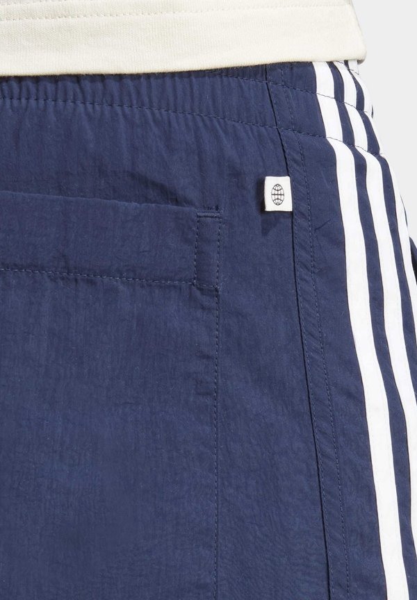 SPRINTER - Tracksuit bottoms - night indigo2