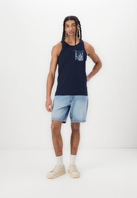 Jack & Jones - JJHAWAII POCKET TANK 2 PACK - Top - white/sky captain Thumbnail Image 1