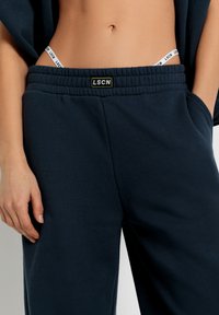 LASCANA LSCN by LASCANA - Jogginghose - Trainingsbroek - nachtblau