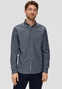 s.Oliver MIT AUFGESETZTER BRUSTTASCHE - Overhemd - navy