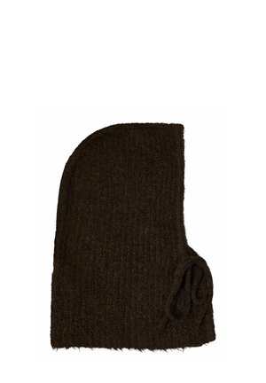 Sciarpa lavorata a maglia di colore marrone scuro con texture a coste, forma curvata e un'estremità morbida che crea un dettaglio simile a una tasca. Materiale morbido e caldo.