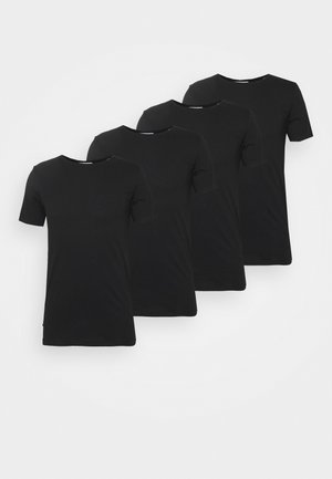 Quatre t-shirts noirs simples à manches courtes, avec des encolures rondes et une texture lisse, sans motifs ni logos visibles.