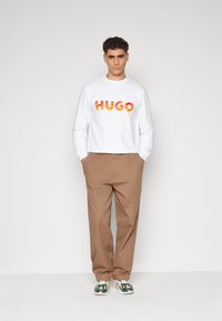 BOSS Pantaloni - open brown