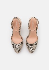 Even&Odd Sandali con zeppa - beige