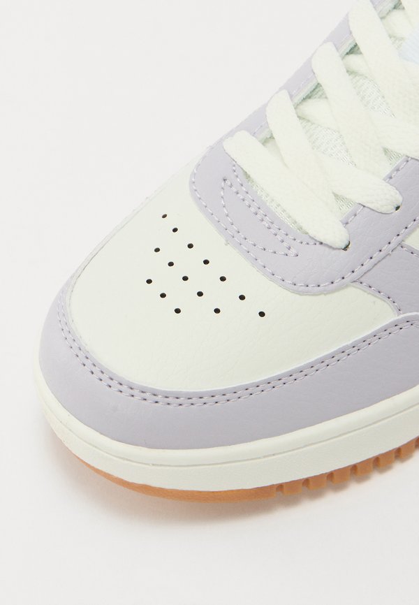 REGA  - Trainers - thistle3