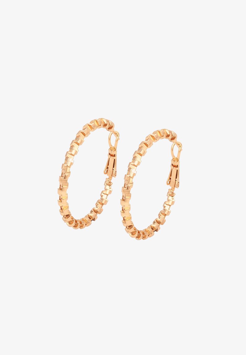 Zlaté kruhové náušnice s propleteným designem, zdobené strukturovaným povrchem a bezpečným zapínáním. Průměr a tvar poskytují hladký zakřivený vzhled.