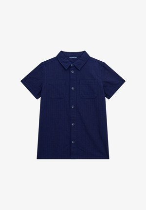 Marineblaues kurzärmeliges Hemd mit Knopfleiste, zwei Brusttaschen, davon eine mit eingeprägtem Markennamen, und einem Standardkragen.