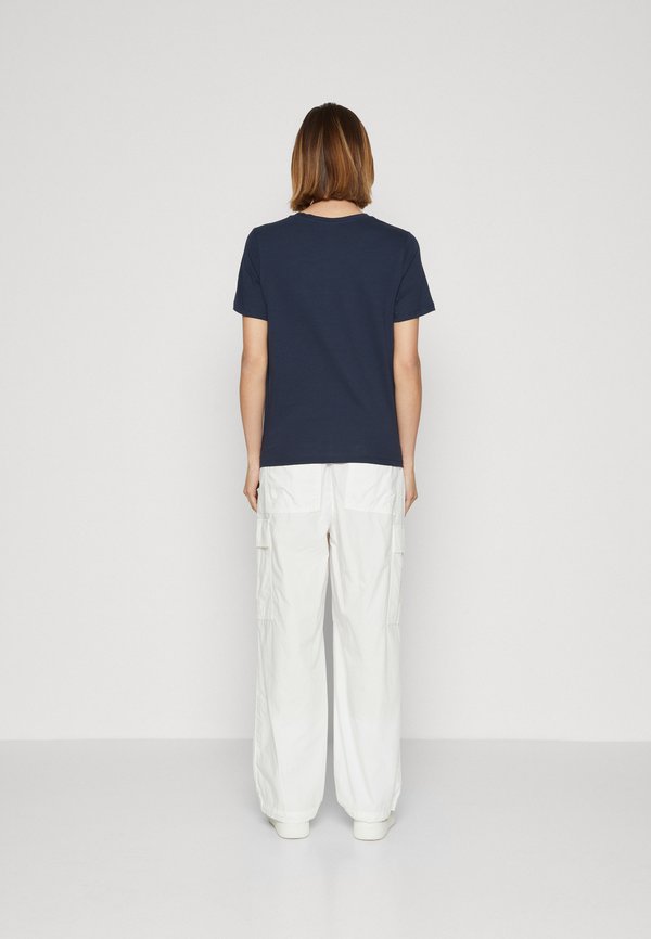 SHORTSLEEVE ROUNDNECK BASIC FIT WITH LOGO - Basic T-shirt2