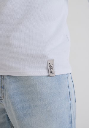 SIKSILK, HENLEY T-SHIRT. - Maglietta a manica lunga - white
