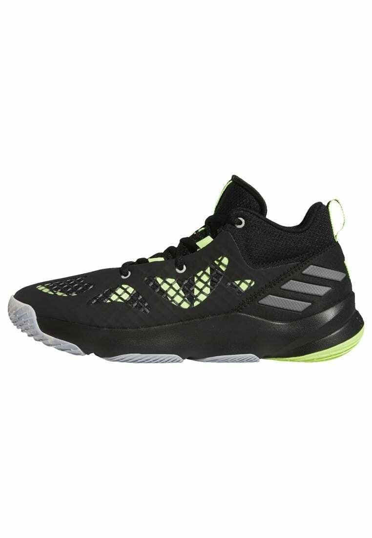 Chaussure de sport montante noire et vert fluo avec des panneaux en mesh, des lacets noirs et un détail de talon à rayures grises sur fond blanc.
