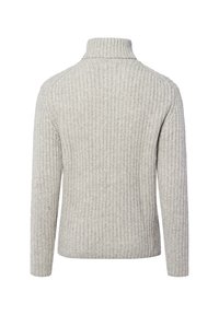 Hellgrauer Strickpullover mit hohem Kragen, geripptem Muster und langen Ärmeln. Die Rückansicht zeigt die nahtlose Verarbeitung und die figurbetonte Passform.
