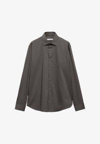 Camisa de manga larga gris oscuro con botones, cuello puntiagudo y puños, mostrada extendida sobre un fondo blanco.