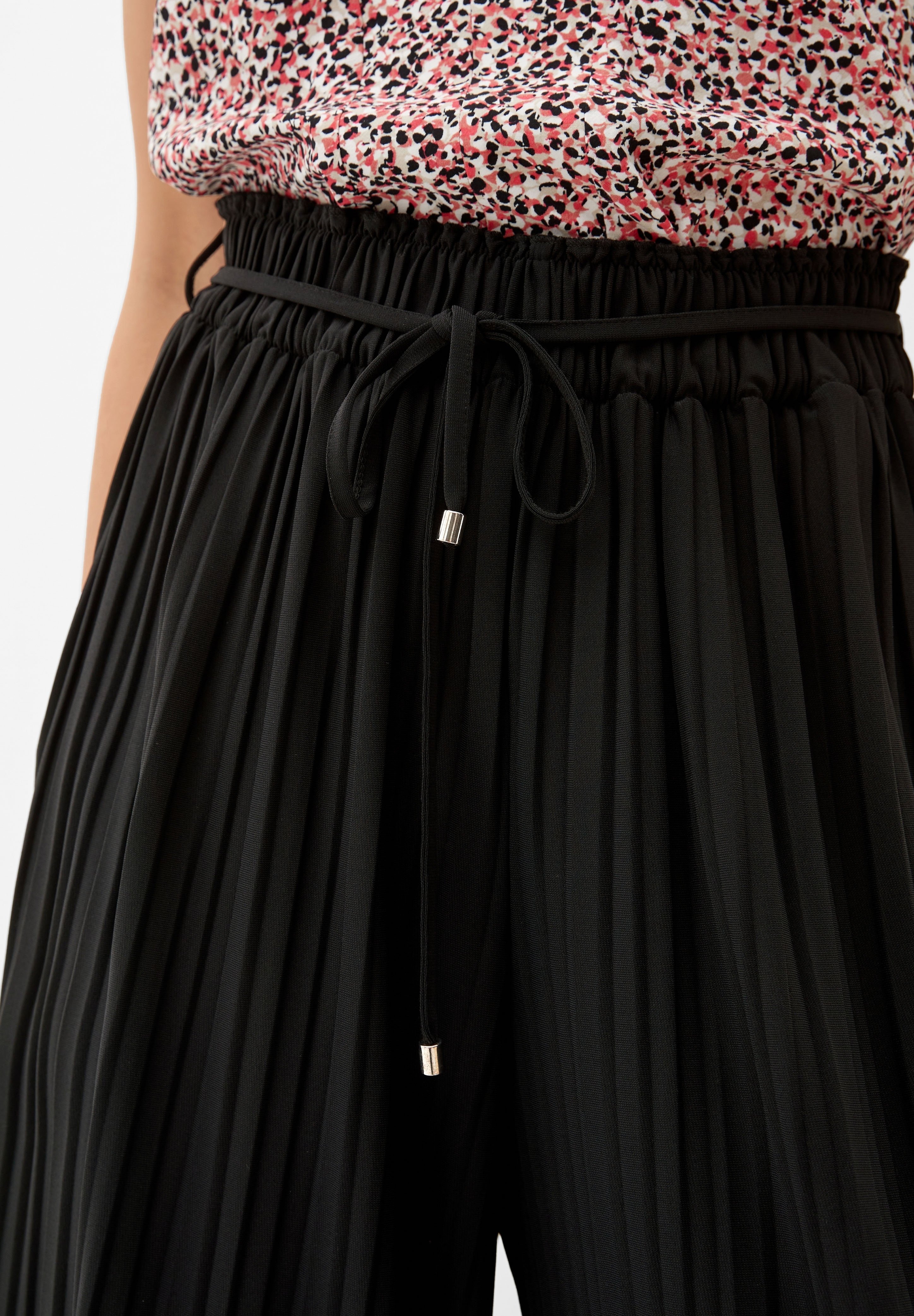 S.Oliver Damen Culotte Mit Plisseefalten - Bequeme Shorts Für Sommer & Freizeit