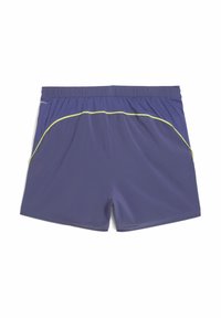 Lila Schwimmshorts aus leichtem Material mit strukturiertem Finish. Mit kontrastierendem gelbem Piping und einem elastischen Bund.