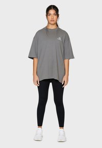 SQUATPROOF SP LEFT PUMP COVER OVERSIZE - T-shirts basic - dark grey