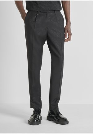 LUIS REGULAR FIT - Pantaloni - black