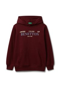 Felpa maroon con tasca frontale, polsini a costine e testo "United Colors of Benetton dal 1965" in caratteri misti beige e blu.