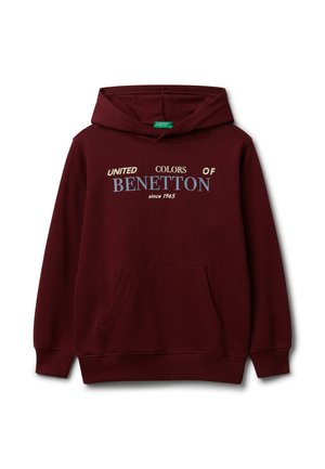 Bordeaux hoodie met een voorzak, geribbelde manchetten en de tekst "United Colors of Benetton since 1965" in gemengde beige en blauwe letters.