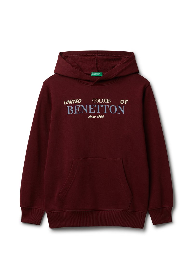 Felpa maroon con tasca frontale, polsini a costine e testo "United Colors of Benetton dal 1965" in caratteri misti beige e blu.