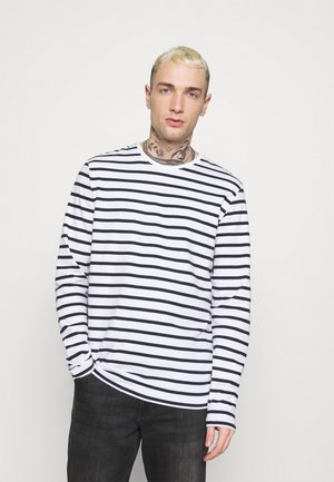 Long sleeved top - white