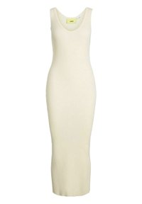 Ärmelloses, ribbed Strick-Midi-Kleid in Creme mit rundem Halsausschnitt und figurbetonendem Schnitt.