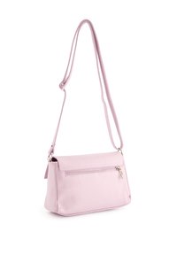 Pink læder crossbody taske med justerbar rem, rektangulær form, tekstureret overflade og frontlomme med lynlås.
