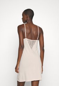 LASCANA HOLYWOOD NEGLIGÉ - Spalna srajca - light rose