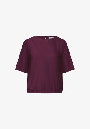 Bordeaux kortemouwen blouse met een ronde hals, elastische zoom en een keyhole-detail aan de achterkant. Glad stof met minimale textuur.