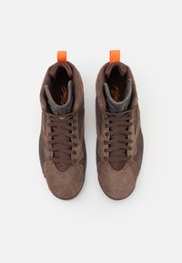 Jordan JUMPMAN MVP - Sneakers high - track brown/magma orange/white