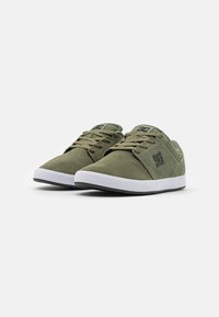 DC Shoes CRISIS 2 - Sapatilha de treino - army/olive