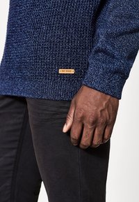 edc by Esprit Maglione - mottled dark blue