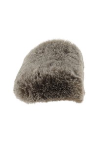 Chausson en fausse fourrure de couleur grise douce avec une surface texturée et un dessus arrondi. Doublure intérieure lisse pour plus de confort.