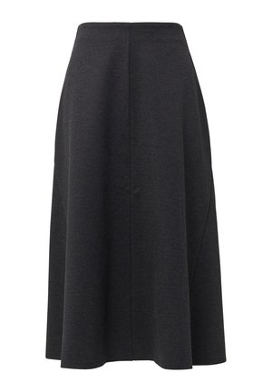 Jupe évasée gris foncé, arrivant aux genoux, fabriquée en tissu doux au toucher lisse, avec un design épuré et des coutures latérales.