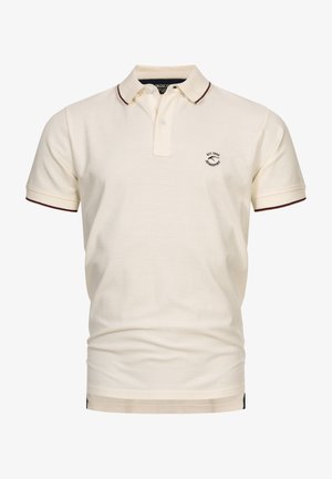 Cremefarbendes Poloshirt aus Baumwolle mit einem Zwei-Knopf-Verschluss, schwarzem Logo auf der Brust und dunkelroten Akzenten am Kragen und an den Ärmeln.