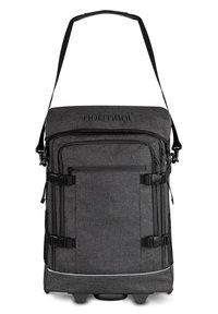 Grauer Stoffrucksack mit verstellbarem Schultergurt, mehreren Reißverschlusstaschen, Seitenschnallen und einem Boden mit Rollen für die Portabilität.