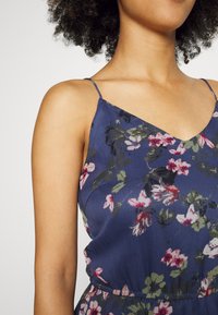 Vero Moda Petite VMWONDA SINGLET SHORT DRESS - Vestido de dia - indigo