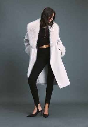 Stradivarius, STRAIGHT COAT - Manteau classique - beige