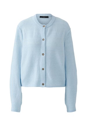 Hellblauer Strickcardigan mit langen Ärmeln, gerippten Bündchen und Saum sowie fünf Knöpfen vorne.