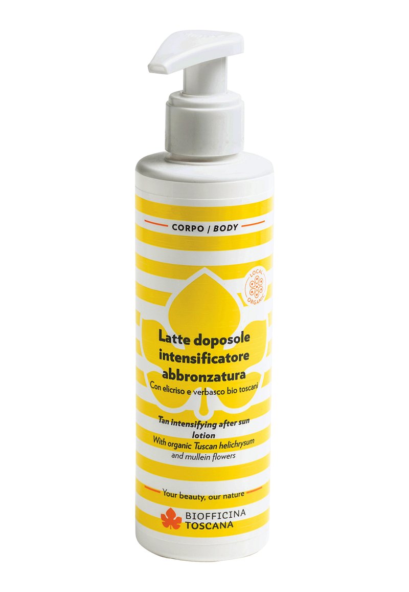 Bottiglia bianca con pompa, decorata con strisce gialle e un motivo floreale. Etichetta che specifica crema solare con ingredienti biologici toscani.