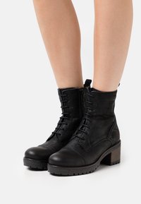 Apple of Eden Stivaletti con plateau - black